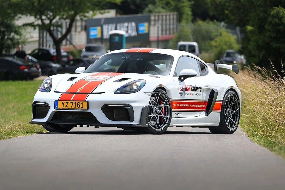 Porsche Cayman GT4 RS